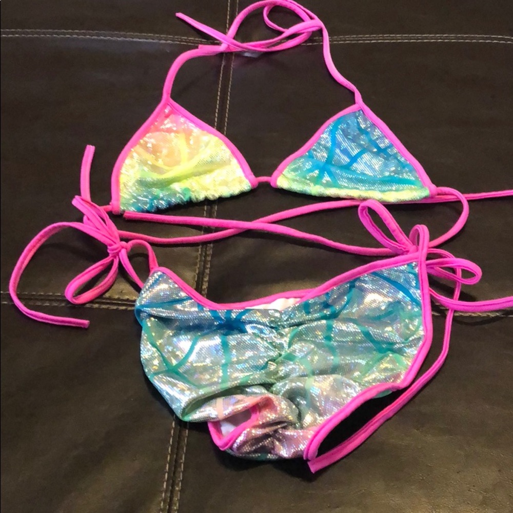 Roma dancer bikini